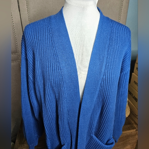 Quince 100% Organic Cotton Oversized Cardigan True Blue - Picture 10 of 16